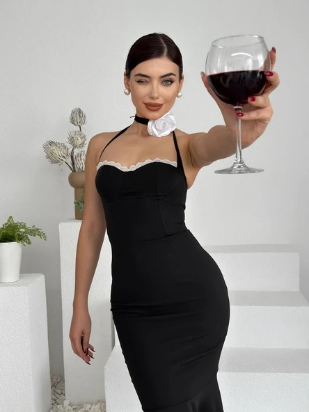 Monea Boyundan Bağlamalı Elbise ürün görseli