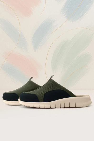 Heep Medikal Hakiki Deri Haki Siyah Krem Tabanlı Comfort Spor Terlik ürün görseli