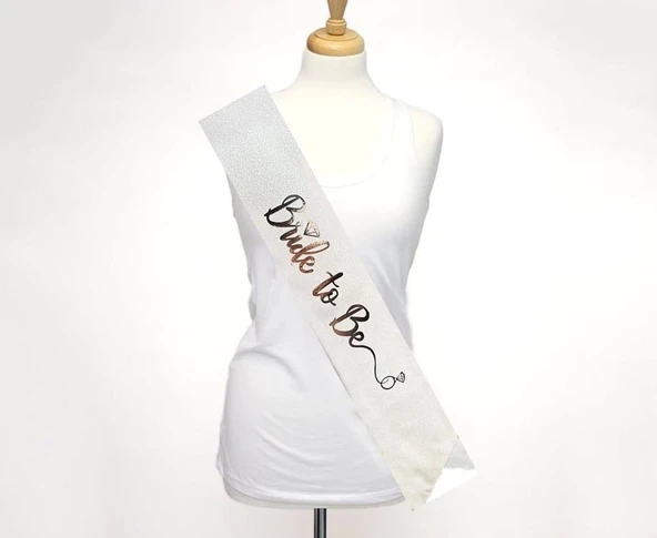 CEYLAN ADAM   Beyaz Üzeri Gümüş İtalik Alyanslı Bride To Be Yazılı Simli Işıltılı Kuşak Kemer 10x80 cm - Resim 2