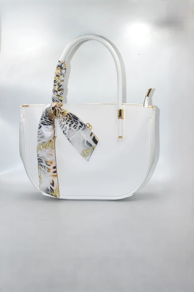 Kadın Beyaz Kurdele Süslü Fermuarlı ve Askılı Günlük Şık Çanta