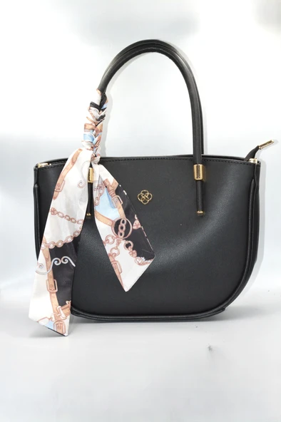 Kadın Siyah Kurdele Süslü Fermuarlı ve Askılı Günlük Şık Çanta