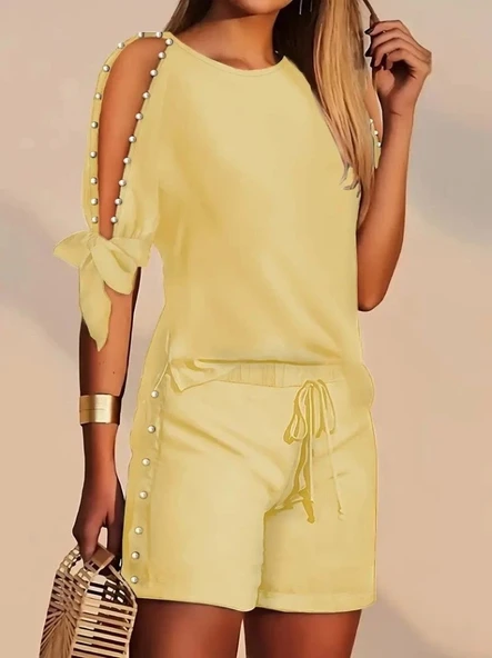 Kadın Kısa Kollu Bisiklet Yaka Yarı Açık Omuz Inci Detaylı Short T-shirt Viskon Ikili Takım ürün görseli