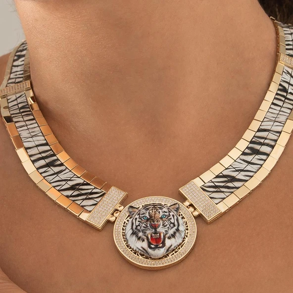 Özel Tasarım Beyaz Kaplan Altın Kolye - Resim 6