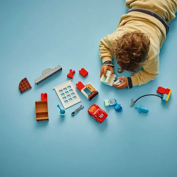 10456 Lego Duplo McQueen'in Doc'un Garajını Ziyareti 35 parça +2 yaş - 5