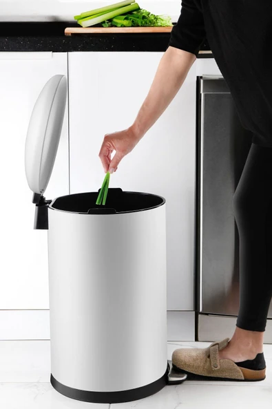 Bombe Kapaklı Çöp Kovası 30 LT Mat Beyaz - İç Kısım Siyah - Resim 2