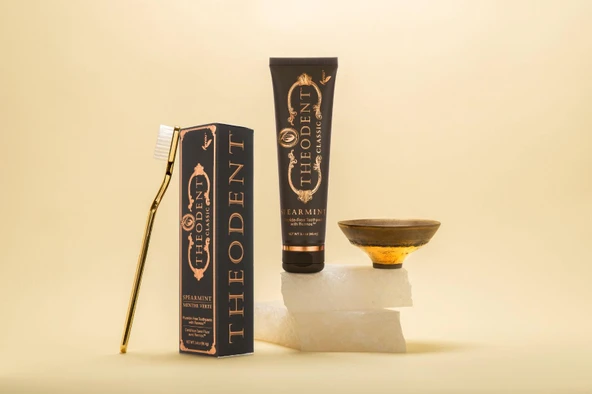 Theodent Classic Spearmint Florürsüz Nane Aromalı Diş Macunu 96.4 g - 4