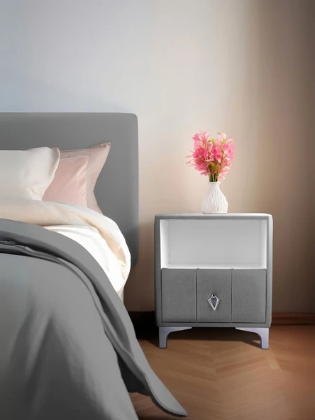 Singular Silver Komodin, Raflı ürün görseli