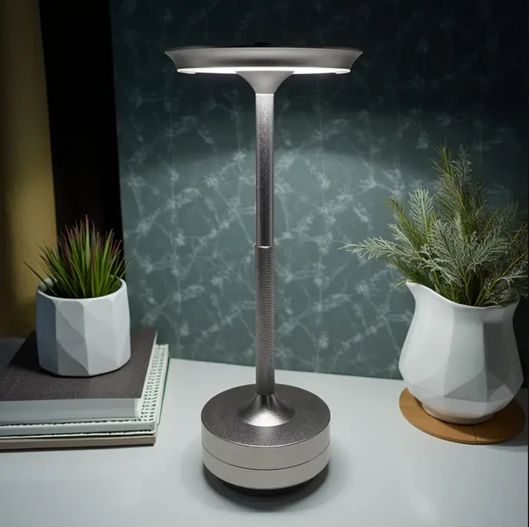 ŞIK MODEL GRİ GÜMÜŞ İNCE TASARIM GÜÇLÜ IŞIK DÜZ MODEL 3 RENK IŞIK ŞARJLI DOKUNMATİK MASA LAMBASI IŞIK ŞİDDETİ AYARLANABİLİR - Resim 2