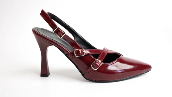 Assortie Bordo Rugan İnce Topuklu Kadın Ayakkabı – Çapraz Tokalı & Sivri Burun