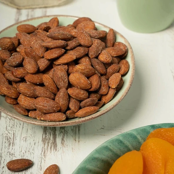 Çerezcioğlu Kavrulmuş Badem İçi Jumbo (Az Tuzlu) 1 KG ürün görseli 1