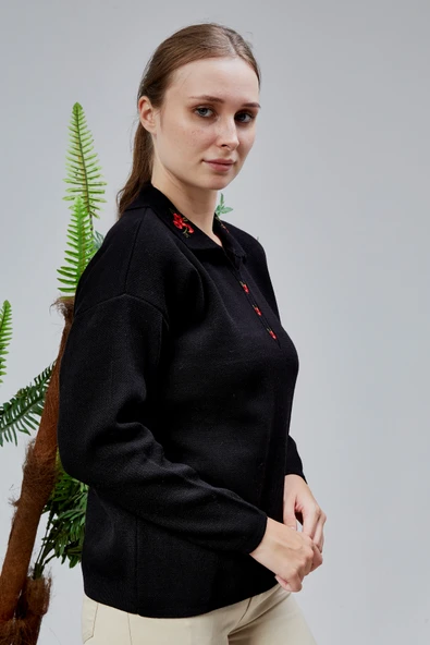 Kadın Polo Yaka Oversize Çiçek Nakışlı Triko Kazak Siyah - Resim 2