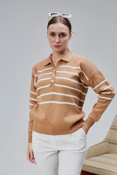 Kadın Polo Yaka Oversize Çizgili 4 Düğmeli Triko Kazak Vizon - Resim 3