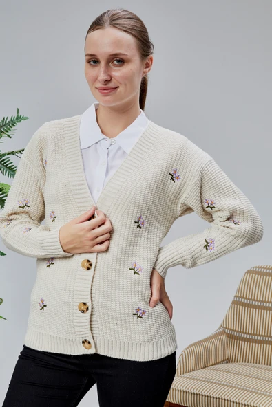 Lugmo Kadın Triko Hırka Çiçek Nakışlı Standart Beden Ten - Resim 3