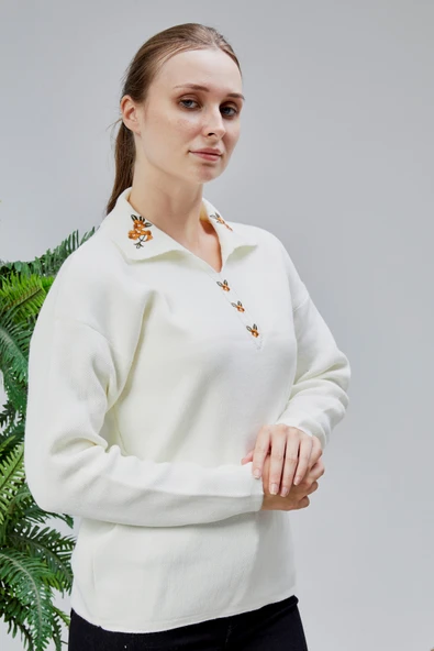 Kadın Polo Yaka Oversize Çiçek Nakışlı Triko Kazak Ekru - Resim 2