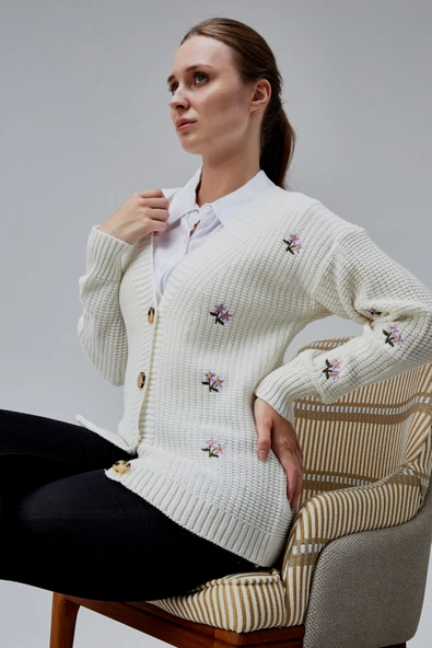 Lugmo Kadın Triko Hırka Çiçek Nakışlı Standart Beden Ten - Resim 10