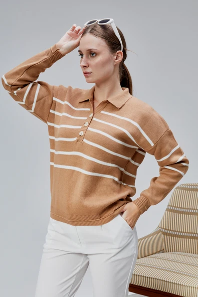 Kadın Polo Yaka Oversize Çizgili 4 Düğmeli Triko Kazak Vizon - Resim 2