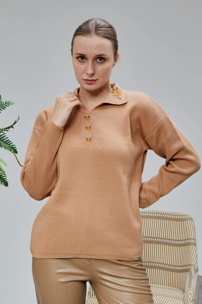 Kadın Polo Yaka Oversize Çiçek Nakışlı Triko Kazak Vizon - 1