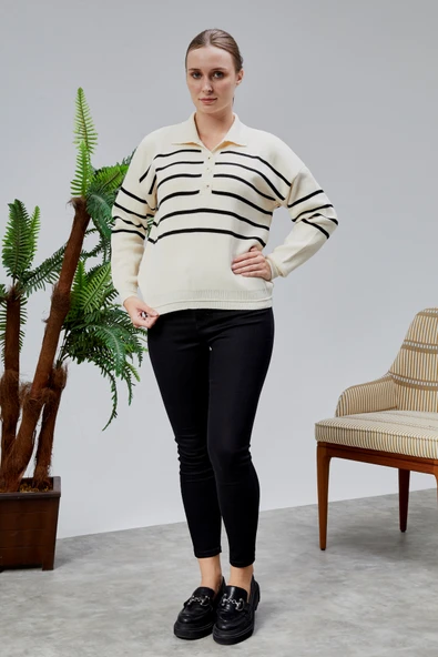 Kadın Polo Yaka Oversize Çizgili 4 Düğmeli Triko Kazak Ten Rengi - Resim 5