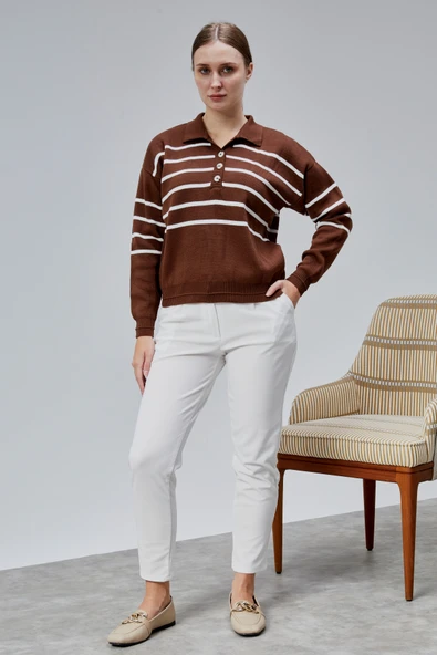 Kadın Polo Yaka Oversize Çizgili 4 Düğmeli Triko Kazak Kahverengi - Resim 6