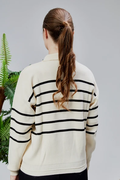 Kadın Polo Yaka Oversize Çizgili 4 Düğmeli Triko Kazak Ten Rengi - Resim 6