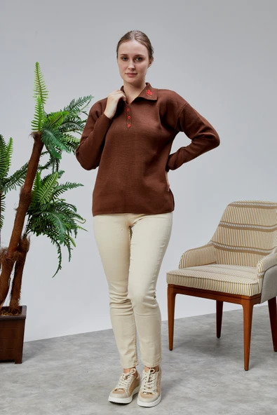 Kadın Polo Yaka Oversize Çiçek Nakışlı Triko Kazak Kahverengi - Resim 6