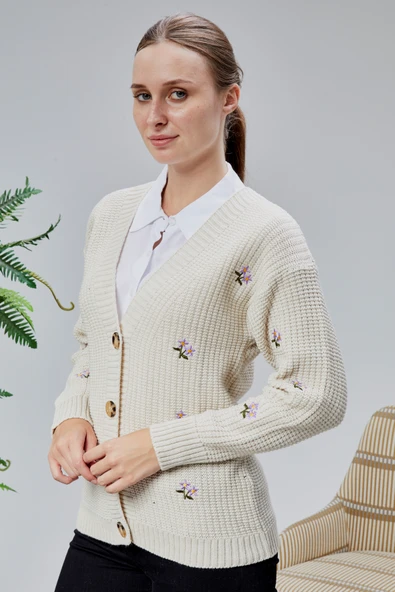 Lugmo Kadın Triko Hırka Çiçek Nakışlı Standart Beden Ten - Resim 2