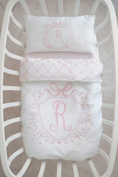 NOU Harf Serisi R Harfi Anne Yanı Nevresim Takımı ( 60x100) - Noble Serie ürün görseli 1