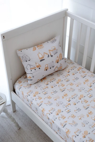 NOU İş Makinalı Organik Bebek Lastikli Çarşaf Seti (80X140+15) - Truck Attack