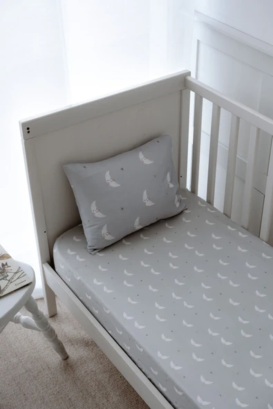 NOU Minik Aylı Organik Tek Kişilik Lastikli Çarşaf Seti (100X200 20) - Mini Moons