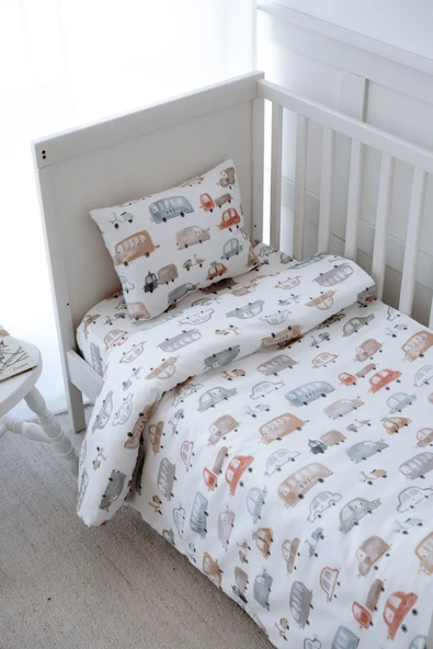 NOU Renkli Araçlı Organik Bebek Nevresim Takımı (100X150) - Vehicle Attack