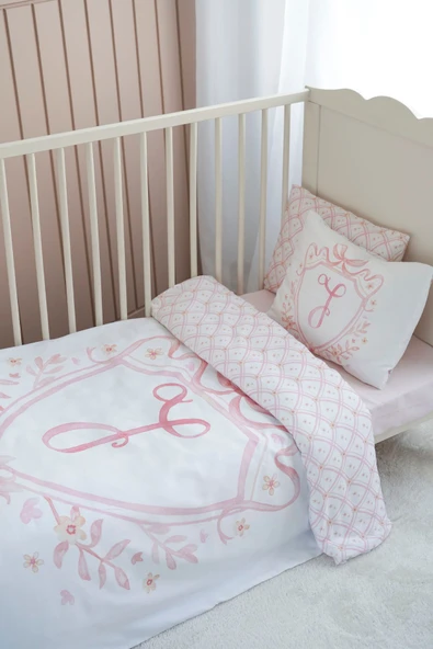 NOU Harf Serisi J Harfi Bebek Boy Nevresim Seti ( 100x150) - Noble Serie Pembe ürün görseli 1