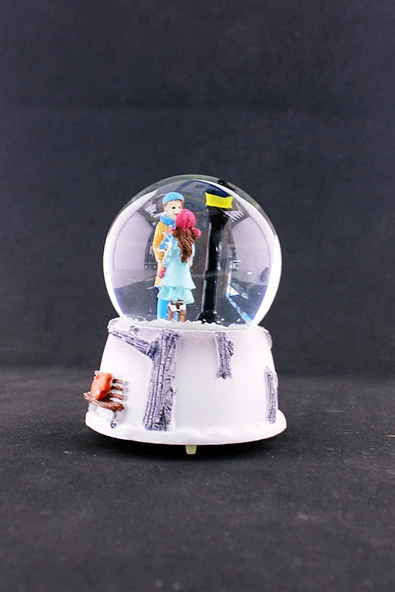 Sokak Lambası Altında Aşıklar Kar Küresi Işıklı 9 cm ve Zirkon Taş Kolye Set - Resim 5