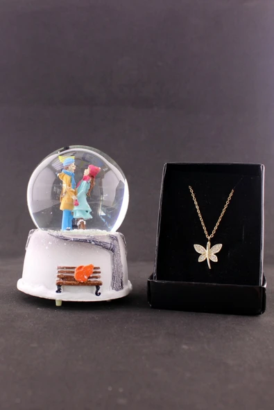 Sokak Lambası Altında Aşıklar Kar Küresi Işıklı 9 cm ve Zirkon Taş Kolye Set - Resim 2