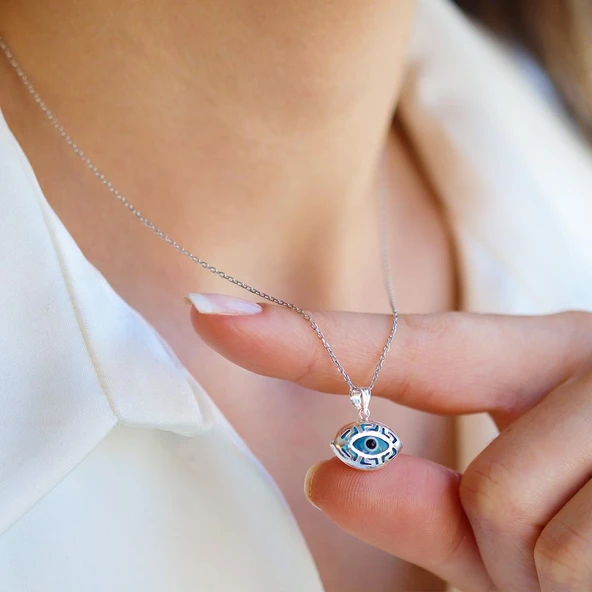 Mekik Desenli Camgöz Gümüş Kolye - Resim 3