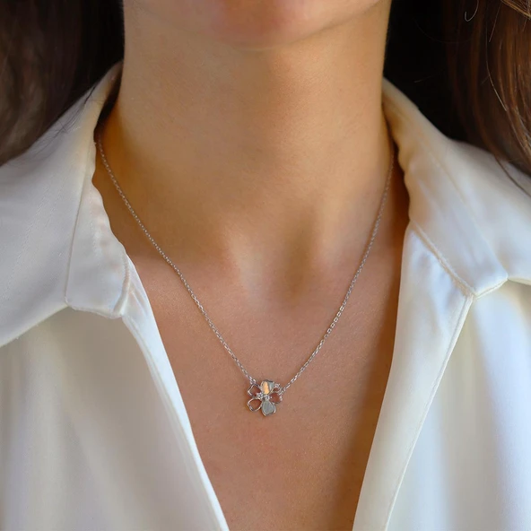 Çiçek Sedefli Gümüş Kolye ürün görseli 1