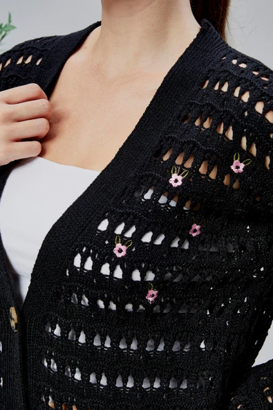 Lugmo Kadın Triko Hırka Çiçek Nakışlı Delikli Standart Beden Siyah - Resim 13