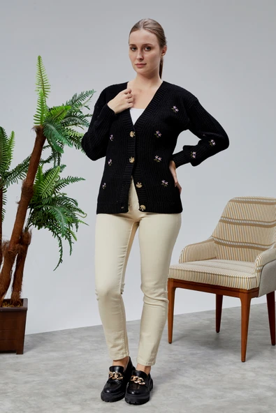 Lugmo Kadın Triko Hırka Çiçek Nakışlı Standart Beden Siyah - Resim 9