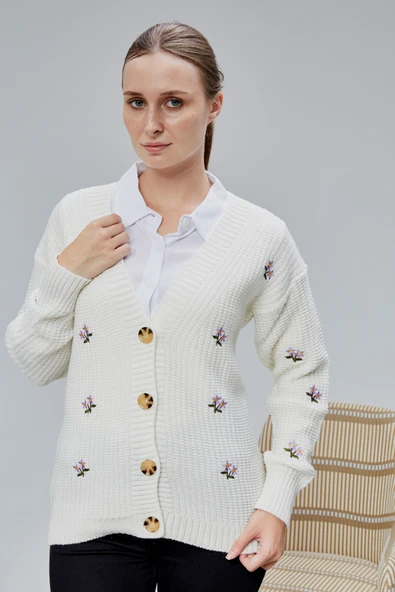 Lugmo Kadın Triko Hırka Çiçek Nakışlı Standart Beden Ekru ürün görseli