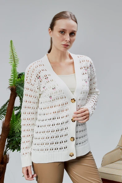 Lugmo Kadın Triko Hırka Çiçek Nakışlı Delikli Standart Beden Ekru ürün görseli