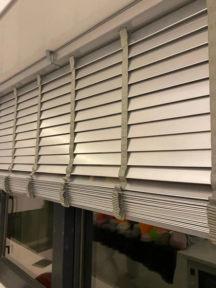 NİVEMESHOME GRİ AHŞAP JALUZİ 50 MM REDÜKTÖRLÜ+KURDELALI PERDE - Resim 3
