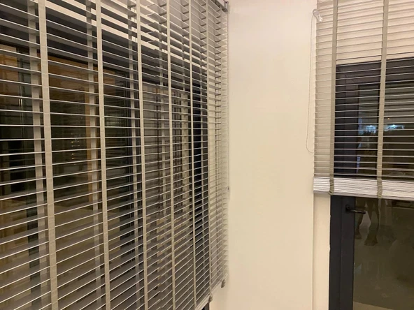 NİVEMESHOME GRİ AHŞAP JALUZİ 50 MM REDÜKTÖRLÜ+KURDELALI PERDE - 6
