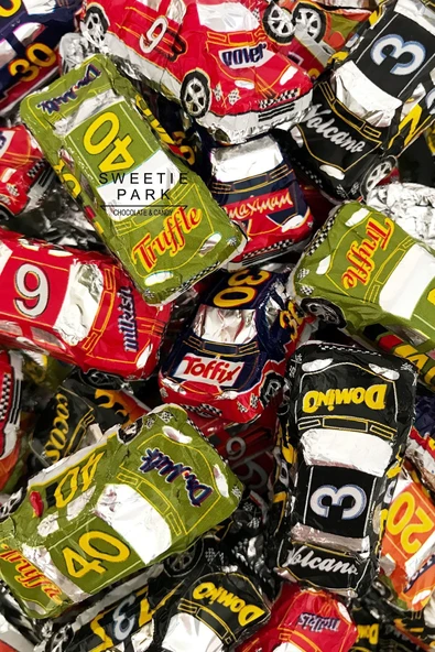 Sweetie Park My Car Mix 10 Adet Karışık Yarış Araba Figürlü Fındıklı Elvan Hediye Pralin Pinyata Çikolata 100 gr - 3