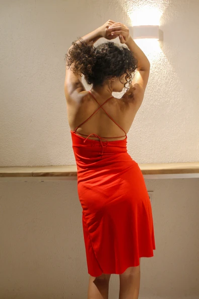 Yırtmaçlı Kırmızı Elbise - 2