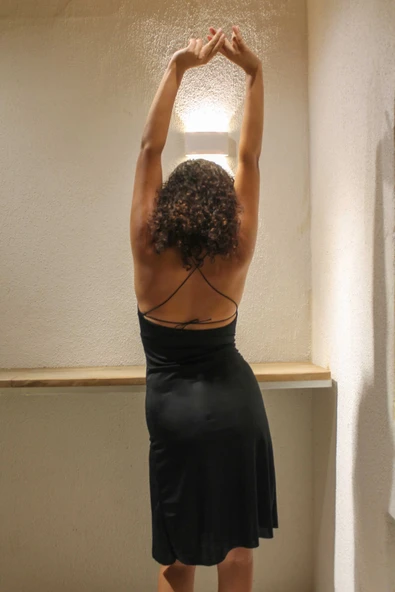 Yırtmaçlı Siyah Elbise - 4