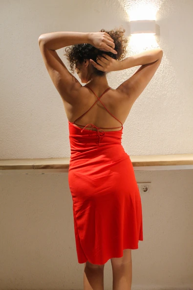Yırtmaçlı Kırmızı Elbise - 3