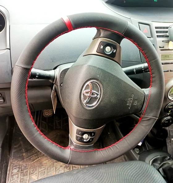 DİKİŞLİ DİREKSİYON KILIFI NOKTALI / NUBUK DERİ KIRMIZI YÜZÜK KIRMIZI DİKİŞ TOYOTA YARİS İÇİN - 1