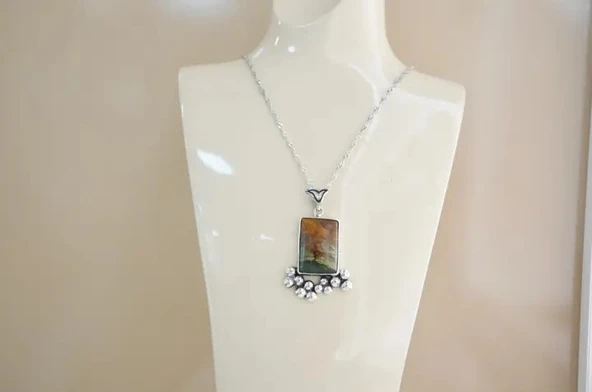 Doğa Gümüş Çerçeve Zümrüt Kadın Kolye ürün görseli 1