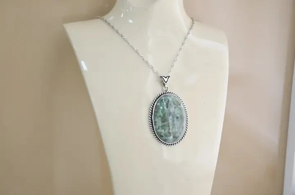 Gökyüzü Gümüş Çerçeve Kadın Zümrüt Kolye ürün görseli 1