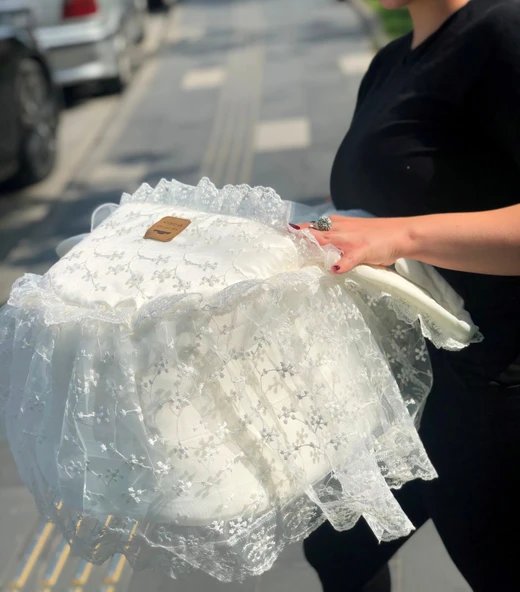 Sema Baby Fistolu Güpürlü Lüks Yenidoğan Bebek Yatağı - Ekru - Resim 2