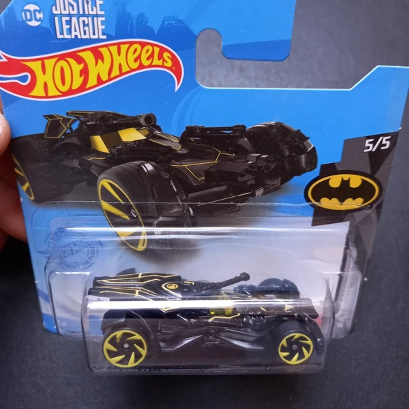 Escoines 39963688e005eab327 HotWheels 1/64 2021 BATMAN JUSTICE LEAGUE BATMOBILE Treasure Hunt 5/5 - Resim 3